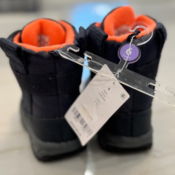 Carter’s 6T Boots NWT - Picture 3 of 5